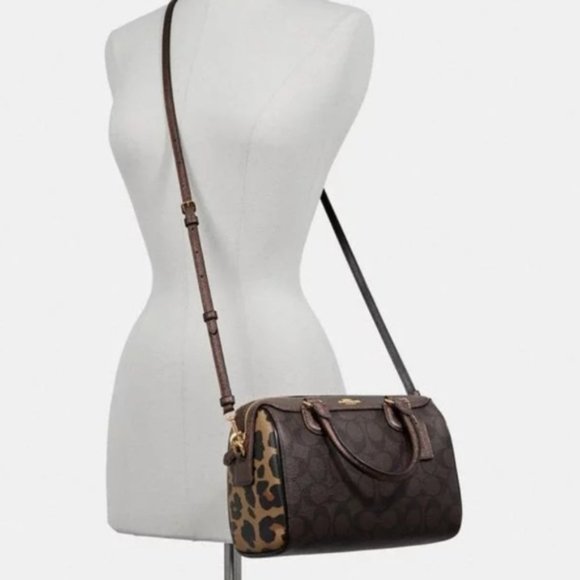 *SOLD*Coach Mini Bennett Signature Satchel - Picture 2 of 10